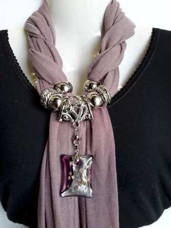 Sjaal met murano glashanger, in 3 kleuren