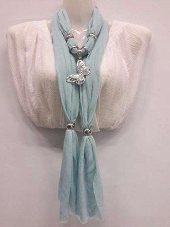 Sjaal met zilverkleurige hanger: vlinder geheel in strass, in 5 kleuren