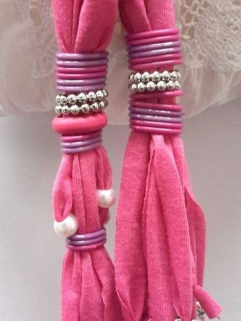 Sjaal met koppelstuk "4 ringen" div. ringen en franjes, 6 kleuren, per 6