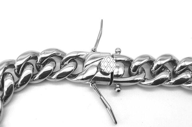 Stalen zilverkleurige gourmet schakelketting armband. L 22 cm