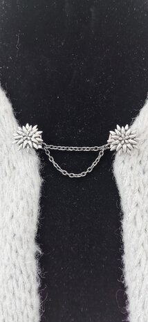 Clips met dubbel ketting, Edelweiss in zilverkleur.