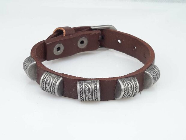 Leren Armband, 5 studs half rond, gesp