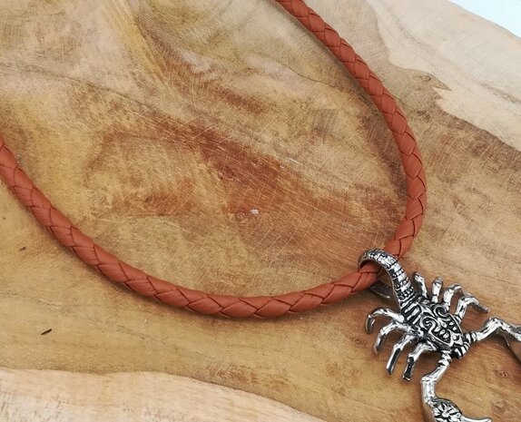 Zwarte en Cognac kleur geweven PU leren ketting.