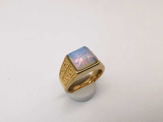 Edelstahl-Edelstein-Opal-goldfarbener griechischer Design-Ring. Vierkantringe mit Schutzstein