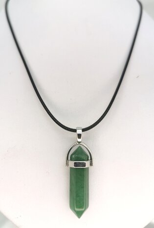 Ketting met Groene Aventurijn, edelsteenhanger, obelisk pegel