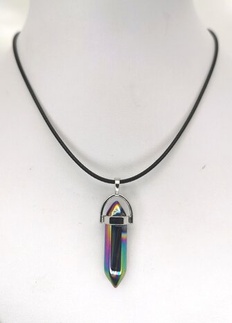 Ketting met Titanium aura kwarts, edelsteenhanger, obelisk pegel