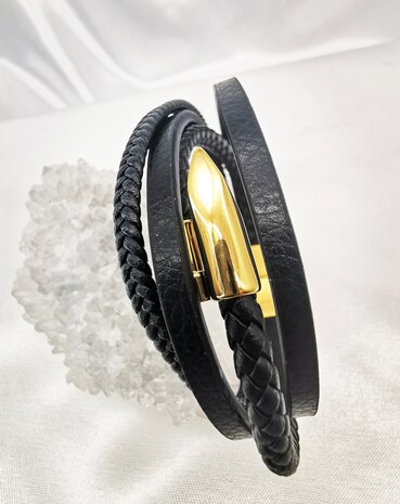 Zwarte leren 4 delig armband met rvs goudkleurig spijker design.