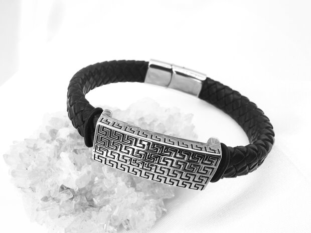 Gevlochten zwarte leren heren armband - RVS Grieks-style motief plaat 