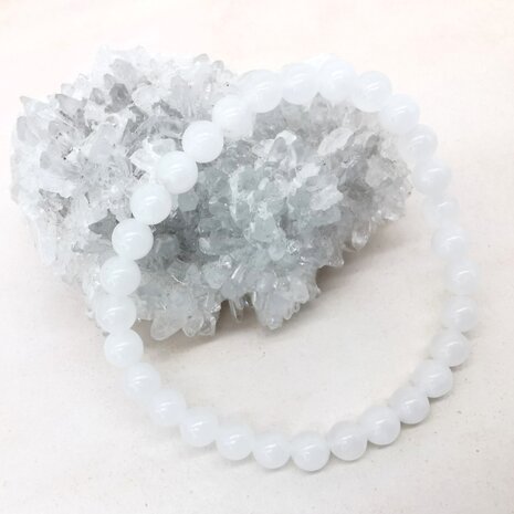 Witte Jade – 6mm Kralen Armband