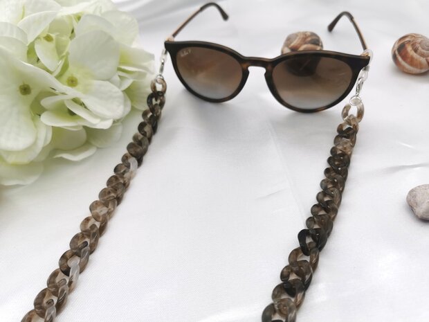 Trendige 2-in-1-Sonnenbrille/Halskette – Brillenband, Acryl-Gliederkette – L70 cm, Braun-grau-Melange