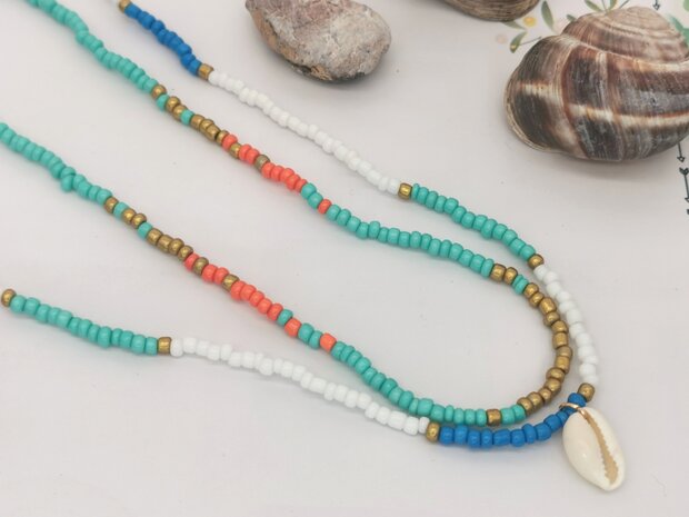 2-teilige Perlen-Mischfarben-Halskette mit Muschel.
