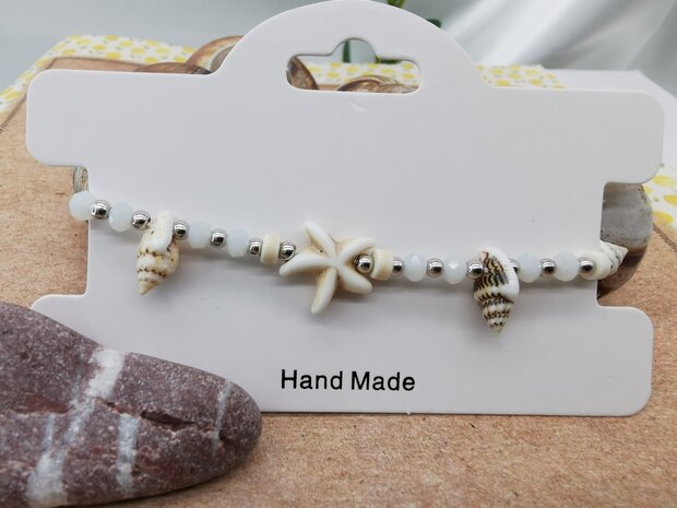 Set: Armband und Fußkettchen Bohemian mit gerippter Hornmuschel, facettierten Perlen, Seestern, weißem Seil.