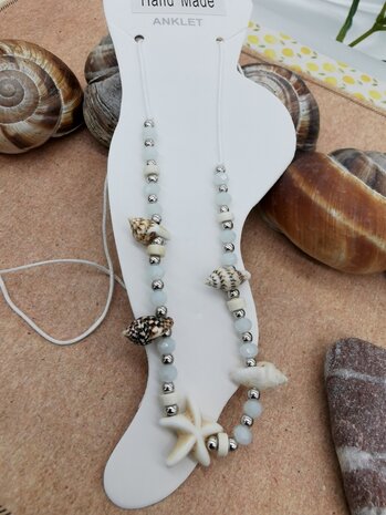 Fußkettchen Bohemian mit gerippter Hornschale, facettierten Perlen, Seestern, weißem Seil.