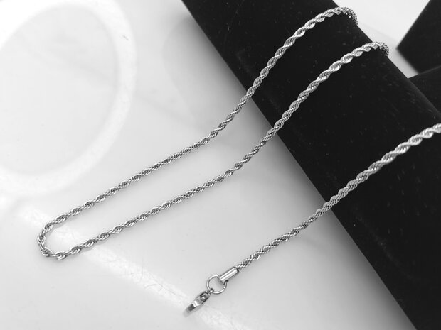 RVS Set Zilverkleurige twisted ketting met armband