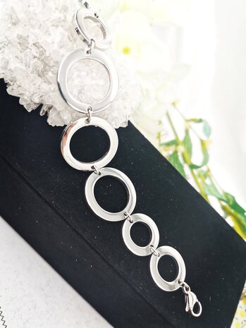 RVS Design armband met 7 ringen.