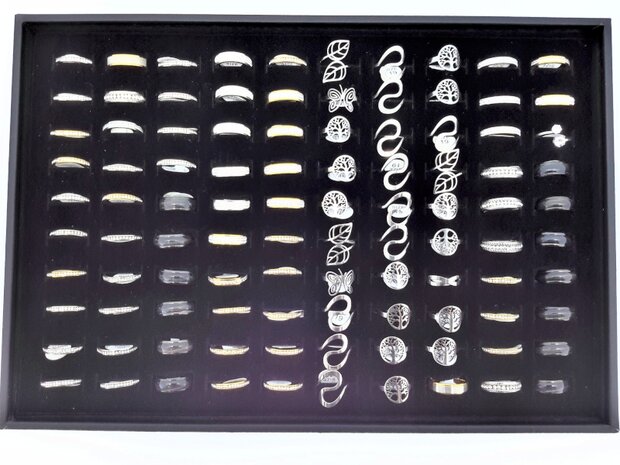 Display zwart velours met pvc deksel voor 100 ringen