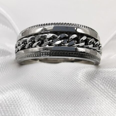 Anti-Stress-Ring aus Edelstahl silber mit Gliedermotiv, Box 36 Stück.