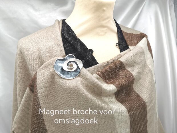 Magneet - broche - elegant - roos - parelmoer/donker grijs kleur voor omslagdoek, sjaal en vest te sluiten