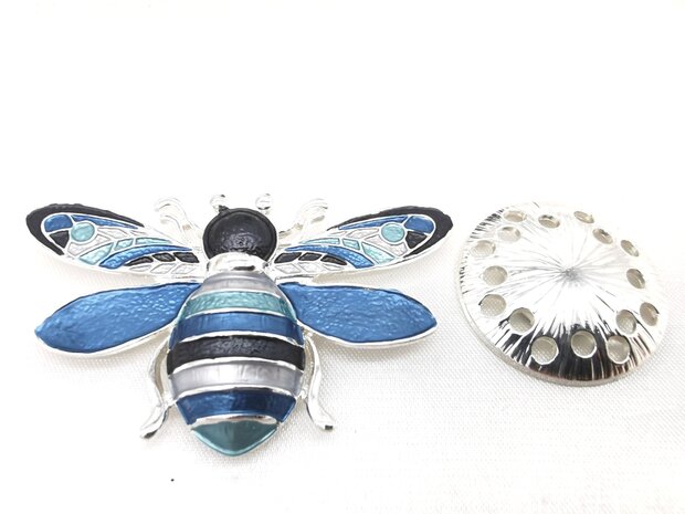 Magneet broche - 3D - bijen - Blauw/ zilver - voor omslagdoek, sjaal en vest om te sluiten.