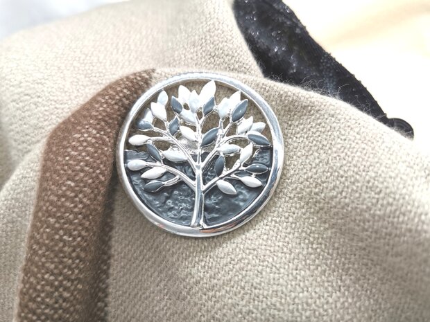 Magneet broche, Levensboom Design, 3 kleur bladeren en zilverkleur nerf, Ø 46 mm.