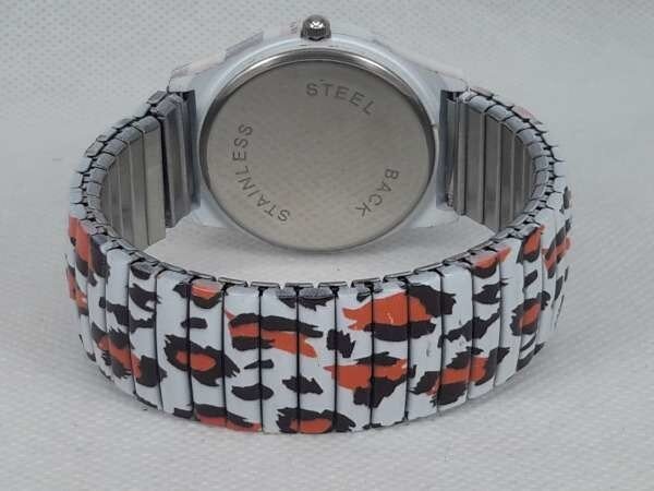 Dames rekband horloge met witte tijger print.