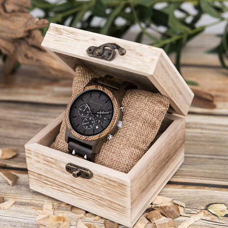 Chronographenuhr aus dunklem Holz, Armband Holz und Edelstahlglieder, Taganzeige, Uhrenschließe