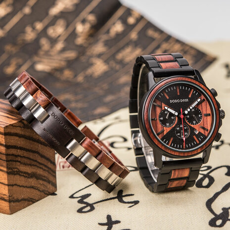 Schwarzbraune Chronographenuhr aus Holz, Holzarmband und Edelstahlglieder, Taganzeige, Uhrenschließe