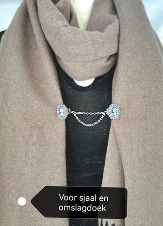 Clips met dubbel ketting, Blauw Camee met schitterde antraciet kleur kristal rand in kleur antiek zilver look.