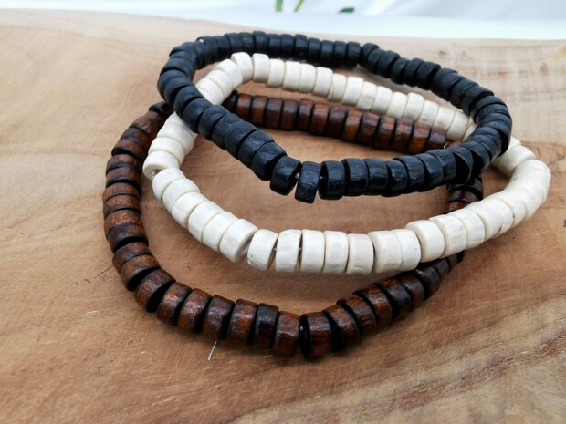 3 elastische Naturholz-Perlenarmbänder in Rondellform in 3 verschiedenen Farben, 19 cm.