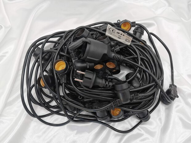 Prikkabel, 10 mtr 18 fittingen + contrastekker en 18 led lamp naar keuze.