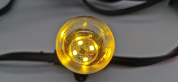 partykabel, 25 mtr 40 fittingen + contrastekker en 40 led lamp