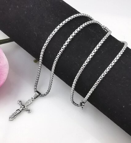 RVS 45 cm Heren Ketting met Kruis met Jezus 