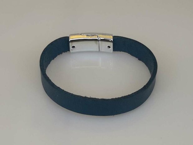 Glad leren Armband, blauw, smal, magneetsluiting
