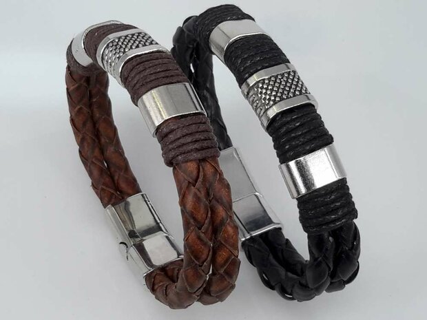 Lederen armband bruin, metalen accenten, insteeksluiting. verschillende Lengte verkrijgbaar.