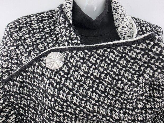 Magneet, broche, rond, levensspiraal, zilverkleurig voor omslagdoek, sjaal en vest te sluiten.