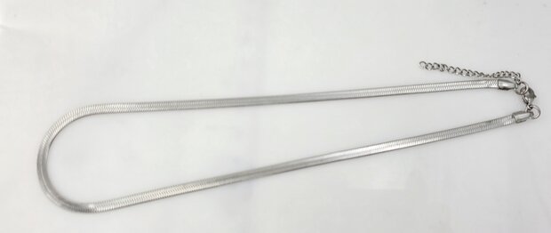 Flache Choker-Halskette aus Edelstahl, silberfarben, L 43 + 5 cm, B 4 mm