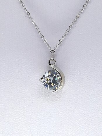 Ketting met zirkonia steen hanger, "half-moon" zetting. 