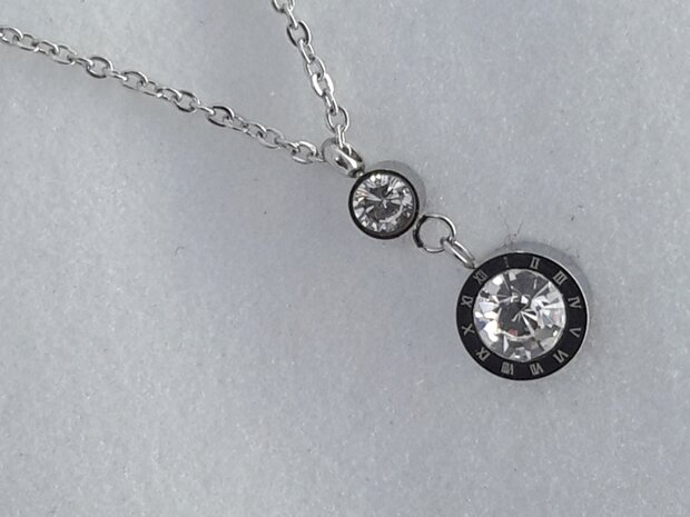 Ketting RVS ronde hanger Romeinse cijfers op de rand