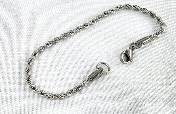Edelstahl Silberfarbenes gedrehtes Armband, 18- 20 cm