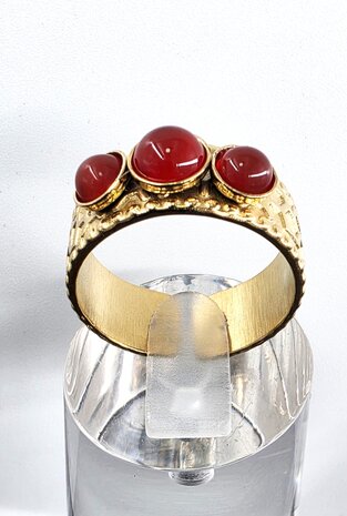 Ring RVS drie Rode agaat edelstenen goudkleurige