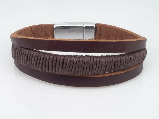 Braunes Lederarmband &ndash; 3 B&auml;nder mit Seil- und Magnetverschluss