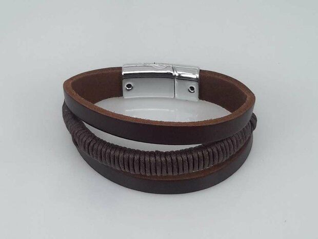 Braunes Lederarmband &ndash; 3 B&auml;nder mit Seil- und Magnetverschluss