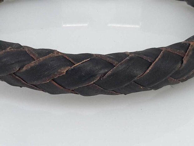 Braunes rundes geflochtenes Lederarmband &ndash; Magnetverschluss