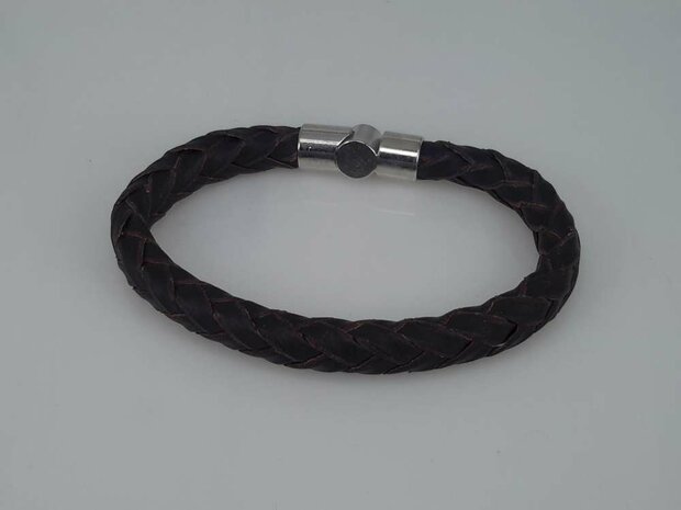 Braunes rundes geflochtenes Lederarmband &ndash; Magnetverschluss