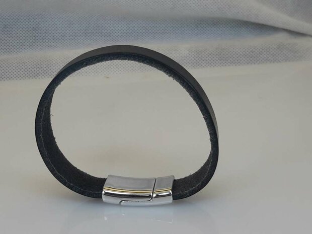 Kinderarmband aus Leder, Gr&ouml;&szlig;e L (15,5 cm), schwarz &ndash; schmal und glatt