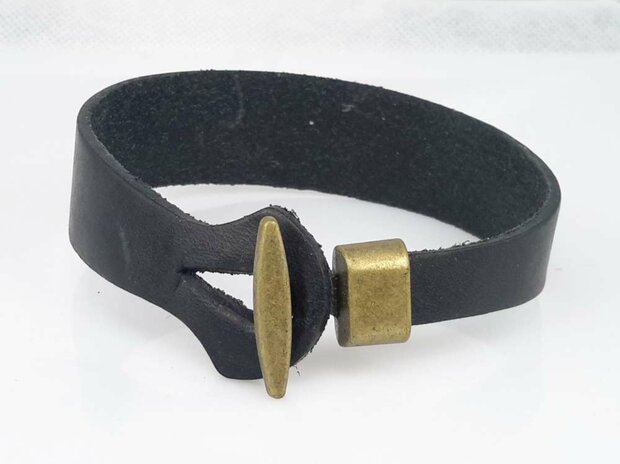 Glattes Lederarmband &ndash; leicht gebogen mit Hakenverschluss, schwarz oder braun, 3er-Pack