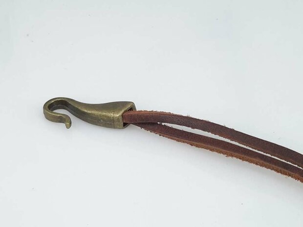 Braunes Seillederarmband &ndash; Bronzeringe und Hakenverschluss