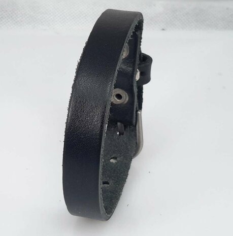 Set mit 3 schmalen Lederarmb&auml;ndern &ndash; glatt, schwarz oder braun