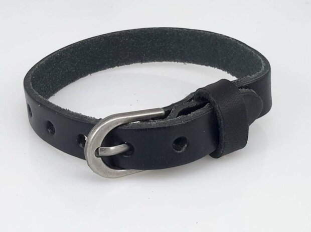 Set mit 3 schmalen Lederarmb&auml;ndern &ndash; glatt, schwarz oder braun