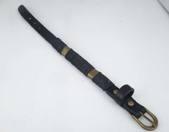 Schmale Lederarmband &ndash; Glatt mit Kordel, Schwarz oder Braun